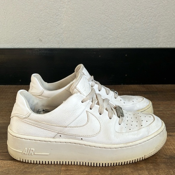 Nike Women's Sneakers - White - Picture 4 of 9